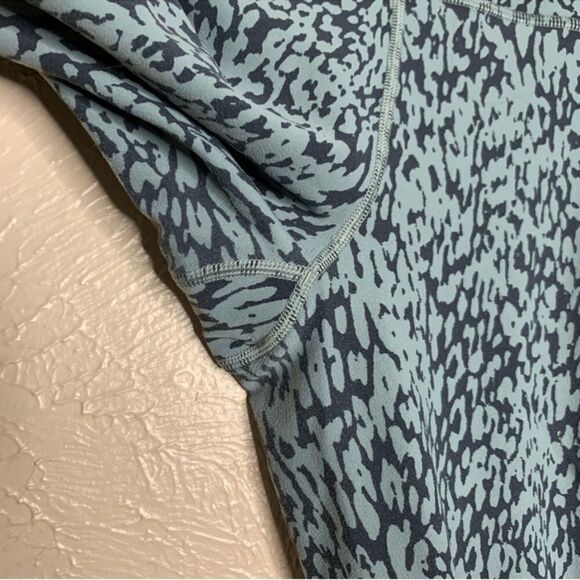 Athleta salutation stash pocket 7/8 tight printed green LT Tall - Picture 5 of 7